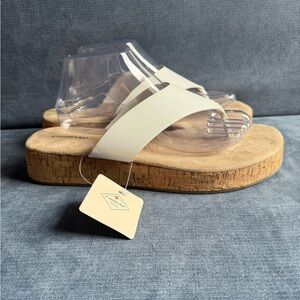 St Johns Bay Womens White Sandals SZ 11M New Flip Flop Cork Summer Comfortable